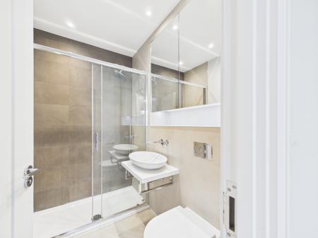 4 bedroom Semi-detached house to let in Maine Street, Reading, RG2