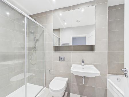 4 bedroom Semi-detached house to let in Maine Street, Reading, RG2