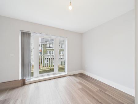 4 bedroom Semi-detached house to let in Maine Street, Reading, RG2