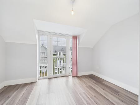 4 bedroom Semi-detached house to let in Maine Street, Reading, RG2