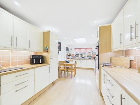 3 bedroom Semi-detached house for sale in Berkshire Drive, Tilehurst, Reading, RG31