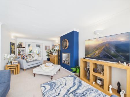 3 bedroom Semi-detached house for sale in Berkshire Drive, Tilehurst, Reading, RG31