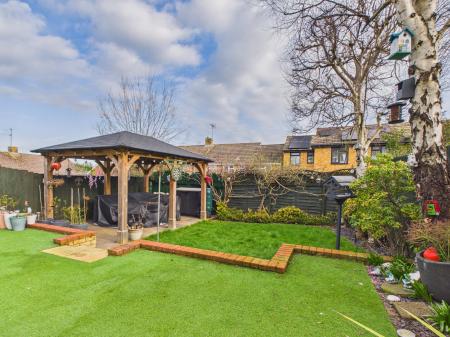 3 bedroom Semi-detached house for sale in Berkshire Drive, Tilehurst, Reading, RG31