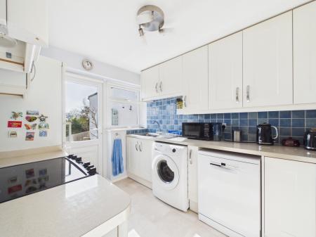 4 bedroom Semi-detached house for sale in Mandeville Close, Tilehurst, Reading, RG30