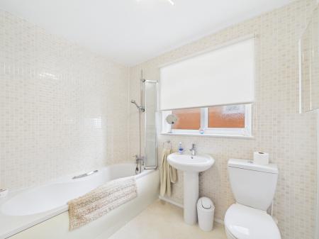 4 bedroom Semi-detached house for sale in Mandeville Close, Tilehurst, Reading, RG30