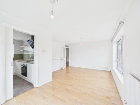 2 bedroom Flat for sale in Inglewood Court, Reading, Reading, RG30