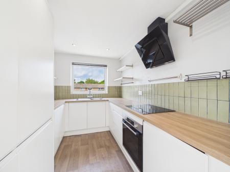 2 bedroom Flat for sale in Inglewood Court, Reading, Reading, RG30