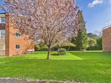 2 bedroom Flat for sale in Inglewood Court, Reading, Reading, RG30