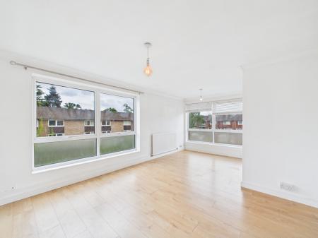 2 bedroom Flat for sale in Inglewood Court, Reading, Reading, RG30