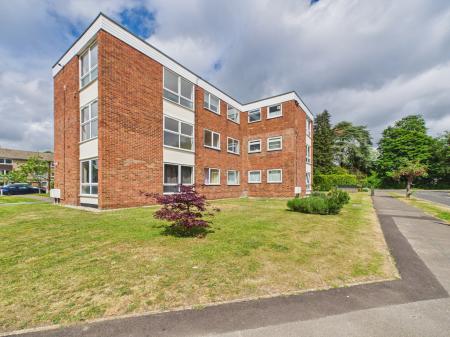 2 bedroom Flat for sale in Inglewood Court, Reading, Reading, RG30