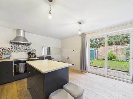 1 bedroom Flat for sale in Maiden Place, Lower Earley, Reading, RG6