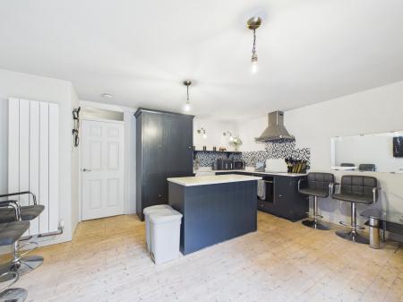 1 bedroom Flat for sale in Maiden Place, Lower Earley, Reading, RG6