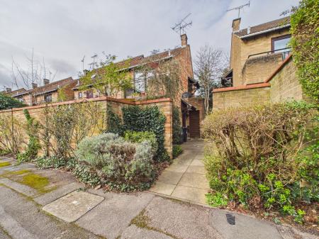 Maiden Place, Lower Earley, Reading, RG6