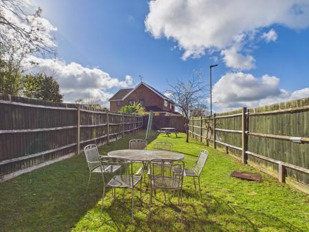 3 bedroom Semi-detached house for sale in Goldcrest Way, Tilehurst, Reading, RG31