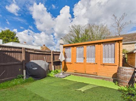 2 bedroom Maisonette for sale in Links Drive, Tilehurst, Reading, RG30