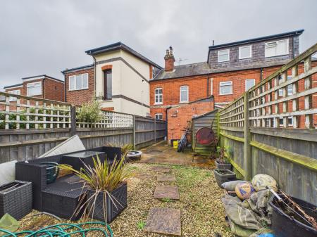 2 bedroom Terraced House to let in Polsted Road, Tilehurst, RG31