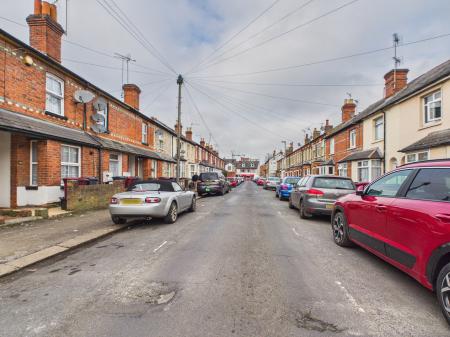 2 bedroom Terraced House to let in Cranbury Road, Reading, RG30