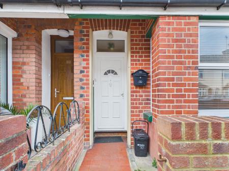 2 bedroom Terraced House to let in Cranbury Road, Reading, RG30