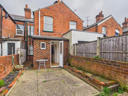 2 bedroom Terraced House to let in Cranbury Road, Reading, RG30