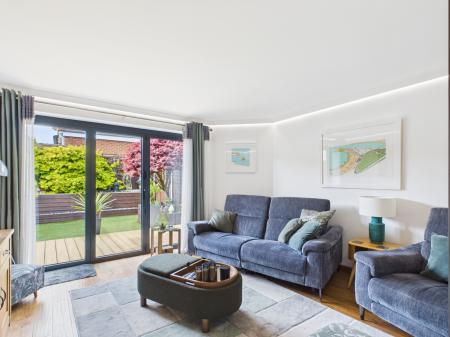 2 bedroom Bungalow for sale in Camden Place, Calcot, Reading, RG31