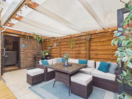 2 bedroom Bungalow for sale in Camden Place, Calcot, Reading, RG31