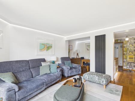 2 bedroom Bungalow for sale in Camden Place, Calcot, Reading, RG31