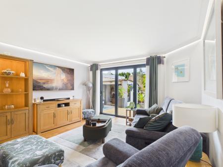 2 bedroom Bungalow for sale in Camden Place, Calcot, Reading, RG31