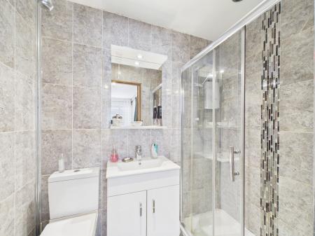 2 bedroom Bungalow for sale in Camden Place, Calcot, Reading, RG31