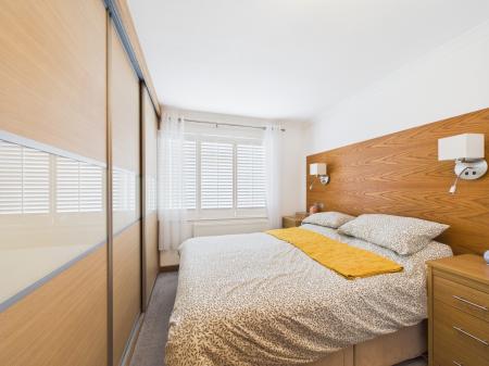 2 bedroom Bungalow for sale in Camden Place, Calcot, Reading, RG31