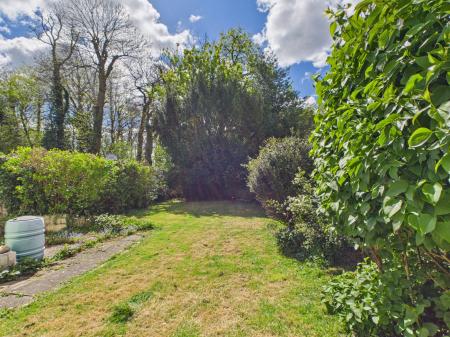 3 bedroom Semi-detached house for sale in Fairway Avenue, Tilehurst, Reading, RG30