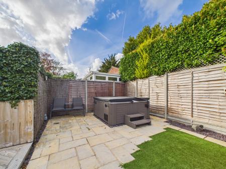 4 bedroom Detached house for sale in Hawkesbury Drive, Calcot, Reading, RG31