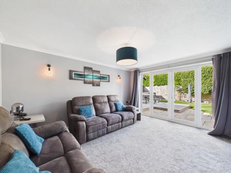 4 bedroom Detached house for sale in Hawkesbury Drive, Calcot, Reading, RG31