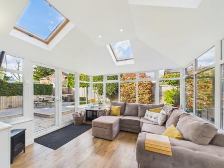 4 bedroom Detached house for sale in Hawkesbury Drive, Calcot, Reading, RG31