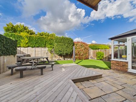 4 bedroom Detached house for sale in Hawkesbury Drive, Calcot, Reading, RG31