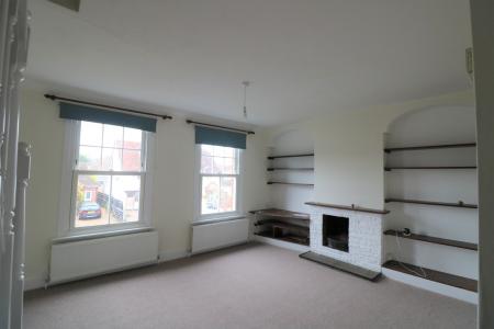 2 bedroom Maisonette to let in Horseshoe Road, Pangbourne, RG8