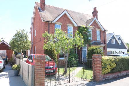 Horseshoe Road, Pangbourne, RG8