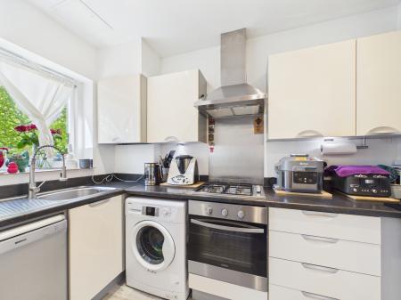 2 bedroom End of terrace house for sale in Tay Road, Tilehurst, Reading, RG30