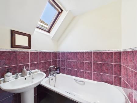 4 bedroom Detached house for sale in Trelleck Road, Coley, Reading, RG1