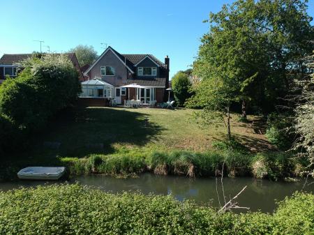 4 bedroom Detached house for sale in Trelleck Road, Coley, Reading, RG1