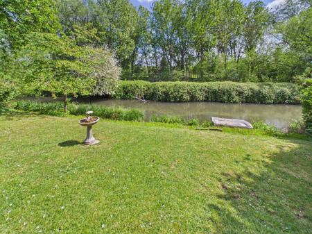 4 bedroom Detached house for sale in Trelleck Road, Coley, Reading, RG1