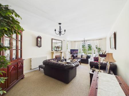 4 bedroom Detached house for sale in Trelleck Road, Coley, Reading, RG1