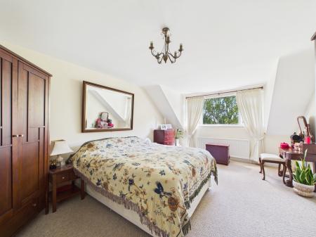 4 bedroom Detached house for sale in Trelleck Road, Coley, Reading, RG1