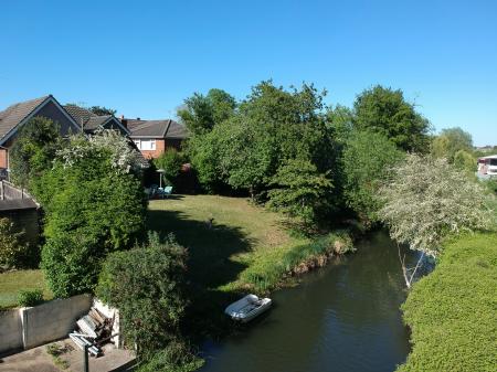 4 bedroom Detached house for sale in Trelleck Road, Coley, Reading, RG1