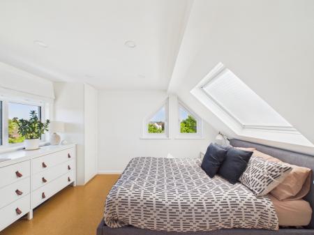 4 bedroom Detached house for sale in City Road, Tilehurst, Reading, RG31