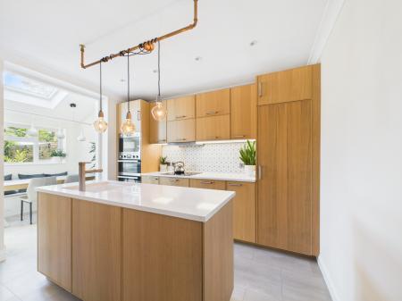 4 bedroom Detached house for sale in City Road, Tilehurst, Reading, RG31