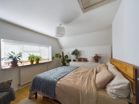 2 bedroom Semi-detached house for sale in Clarence Way, Calcot, Reading, RG31