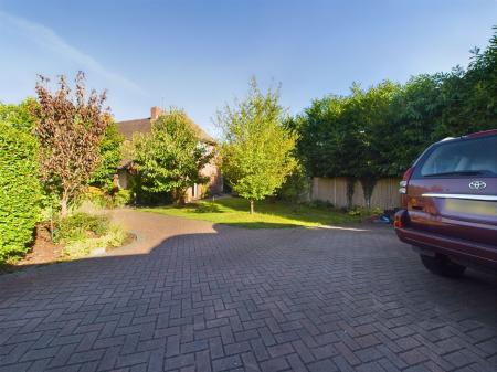 2 bedroom Semi-detached house for sale in Clarence Way, Calcot, Reading, RG31