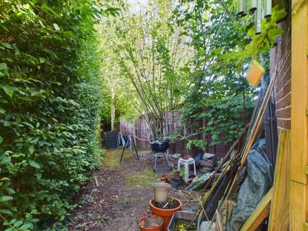 2 bedroom Semi-detached house for sale in Clarence Way, Calcot, Reading, RG31