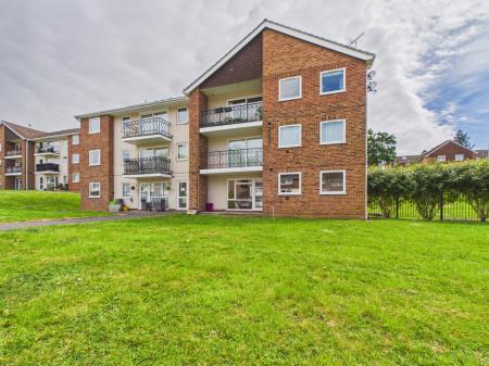 Robin Way, Tilehurst, Reading, RG31