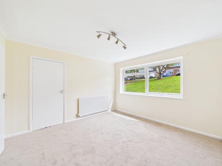 3 bedroom Flat for sale in Robin Way, Tilehurst, Reading, RG31